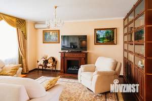 3-к квартира, вторичка, 97м2, 3/5 этаж