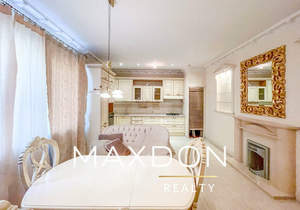 4-к квартира, вторичка, 180м2, 2/4 этаж