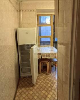 2-к квартира, вторичка, 42м2, 1/5 этаж