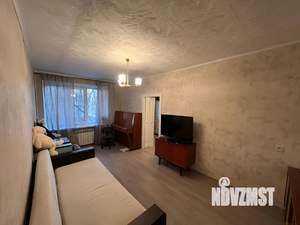 2-к квартира, вторичка, 43м2, 1/4 этаж
