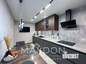 3-к квартира, вторичка, 100м2, 12/19 этаж