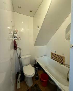 2-к квартира, вторичка, 35м2, 1/4 этаж