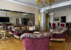 3-к квартира, вторичка, 220м2, 3/10 этаж