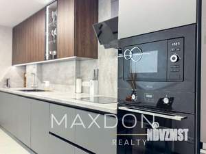 3-к квартира, вторичка, 100м2, 12/19 этаж