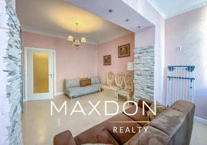 4-к квартира, вторичка, 180м2, 2/4 этаж