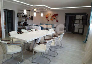 4-к квартира, вторичка, 167м2, 4/4 этаж