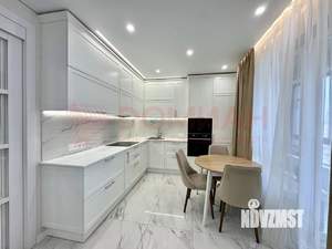 3-к квартира, вторичка, 70м2, 8/25 этаж