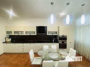 2-к квартира, вторичка, 74м2, 8/17 этаж