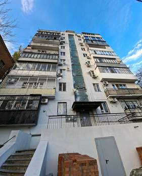 2-к квартира, вторичка, 42м2, 1/9 этаж