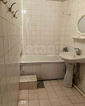 3-к квартира, вторичка, 57м2, 1/2 этаж