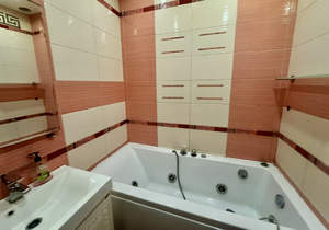 3-к квартира, вторичка, 65м2, 1/6 этаж