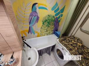 2-к квартира, вторичка, 65м2, 1/19 этаж