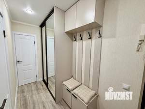 2-к квартира, вторичка, 37м2, 1/4 этаж