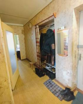 3-к квартира, вторичка, 52м2, 1/9 этаж