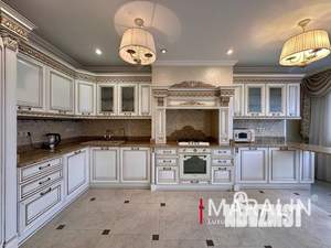 4-к квартира, вторичка, 208м2, 6/7 этаж