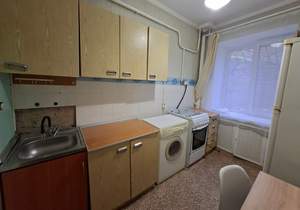 2-к квартира, вторичка, 42м2, 1/9 этаж