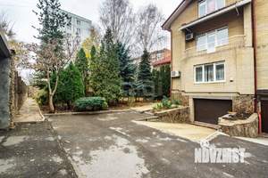 4-к квартира, вторичка, 252м2, 1/3 этаж